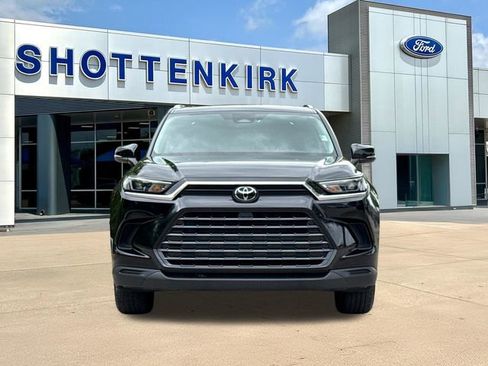 Used 2025 Toyota Grand Highlander AWD image 2