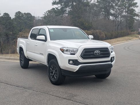 Used 2023 Toyota Tacoma SR5 image 3
