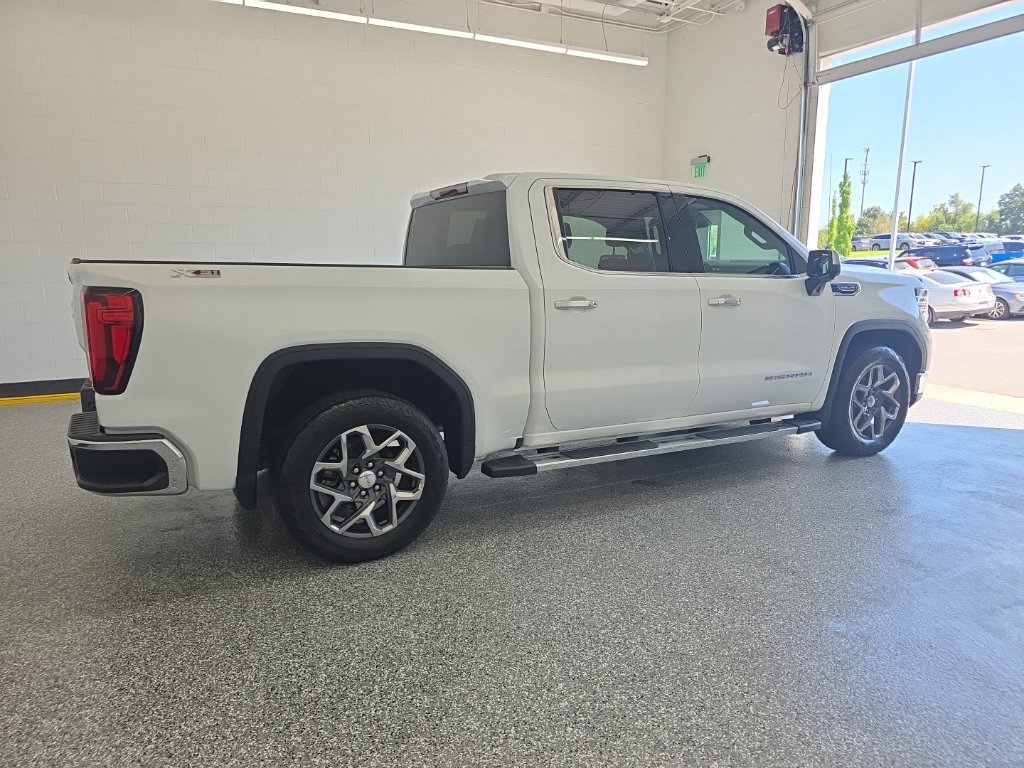 Used 2023 GMC Sierra 1500 SLT w/ SLT Premium Package AWD/4WD image 6