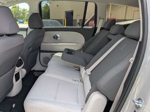 New 2026 Hyundai Ioniq 9 SE image 17