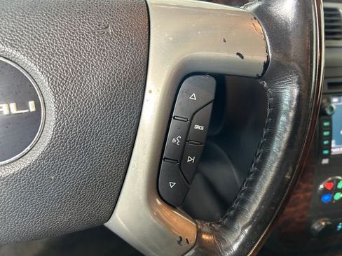 Used 2008 GMC Yukon XL Denali AWD/4WD image 16