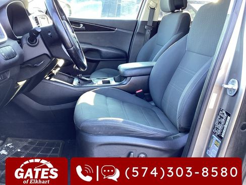 Used 2016 Kia Sorento LX w/ LX Convenience Package image 10