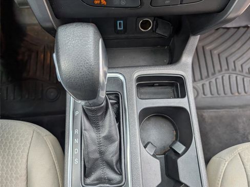 Used 2019 Ford Escape SE image 18