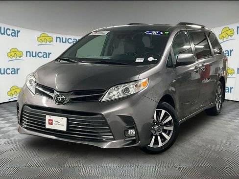 Certified 2020 Toyota Sienna XLE Premium AWD/4WD image 3