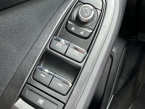 Certified 2025 Subaru Crosstrek 2.5i Limited image 19