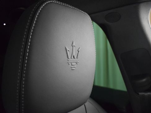 Used 2025 Maserati Grecale Modena AWD/4WD image 36