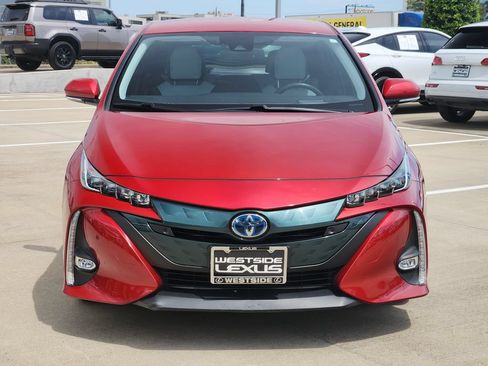 Used 2017 Toyota Prius Prime Advanced FWD image 2