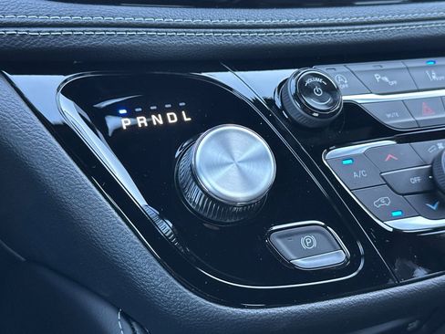 New 2026 Chrysler Pacifica Limited w/ Uconnect Theater Family Group image 24