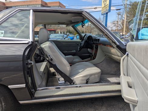 Used 1987 Mercedes-Benz 560 SL image 29