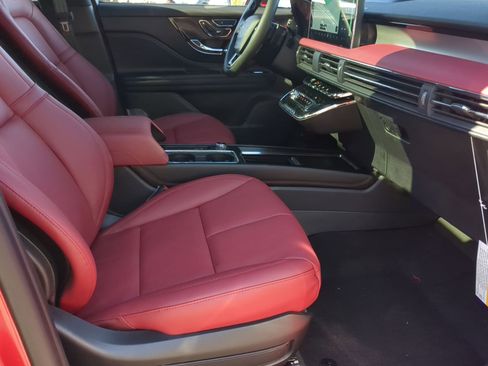 New 2026 Lincoln Corsair Reserve image 24