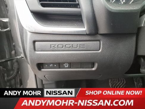 Used 2023 Nissan Rogue S image 17
