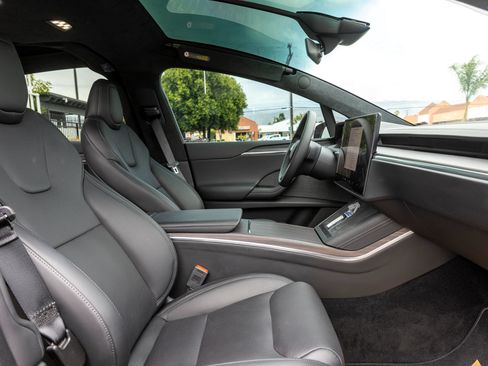Used 2023 Tesla Model X AWD/4WD image 37