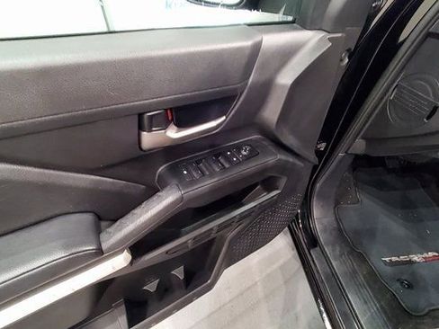 Used 2024 Toyota Tacoma TRD Off-Road image 33