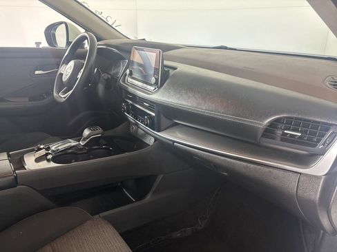 Used 2023 Nissan Rogue SV image 33