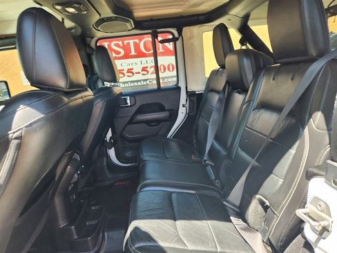 Used 2018 Jeep Wrangler Unlimited Sahara image 10