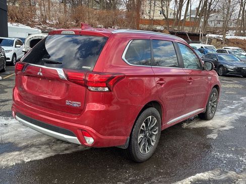 Used 2018 Mitsubishi Outlander SEL image 3