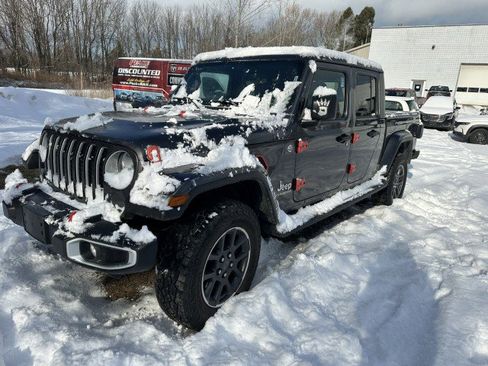 Used 2022 Jeep Gladiator Overland w/ Popular Equipment Package image 1