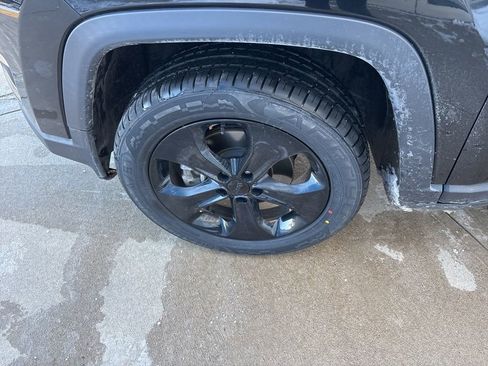 Used 2021 Jeep Compass Latitude image 31