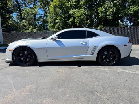 Used 2015 Chevrolet Camaro SS w/ RS Package RWD image 2
