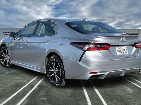 Used 2024 Toyota Camry SE image 10