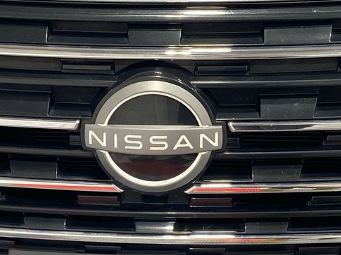 Used 2024 Nissan Rogue SV image 28