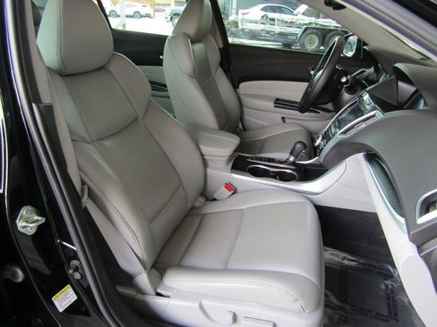 Used 2015 Acura TLX FWD image 12