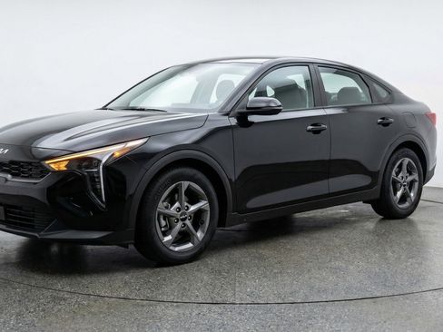 Used 2025 Kia K4 FWD image 3