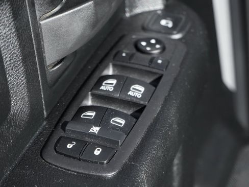 Used 2024 RAM 2500 Tradesman w/ Chrome Appearance Group image 17