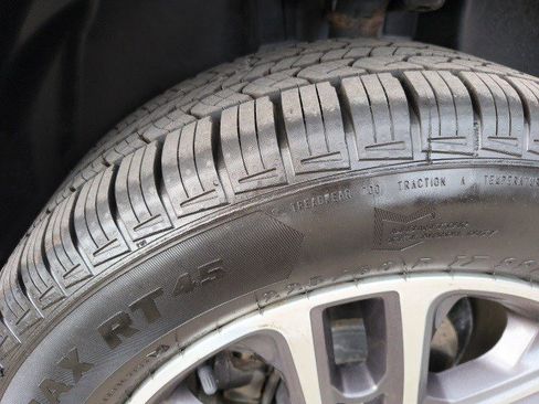 Used 2017 Jeep Compass Latitude w/ Cold Weather Group image 9