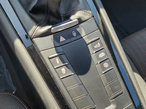 Certified 2018 Porsche 911 Carrera image 35