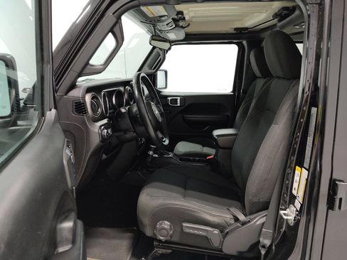 Used 2018 Jeep Wrangler Unlimited Sport S AWD/4WD image 17