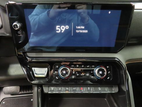 Used 2025 GMC Sierra 3500 AT4 w/ AT4 Premium Plus Package image 13