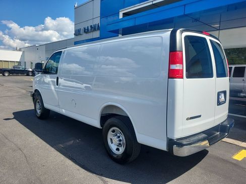 Certified 2025 Chevrolet Express 2500 w/ Driver Convenience Package RWD image 4