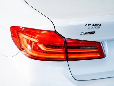 Used 2018 BMW 540i xDrive image 24