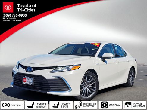 Used 2021 Toyota Camry XLE w/ Navigation Upgrade Package FWD image 1