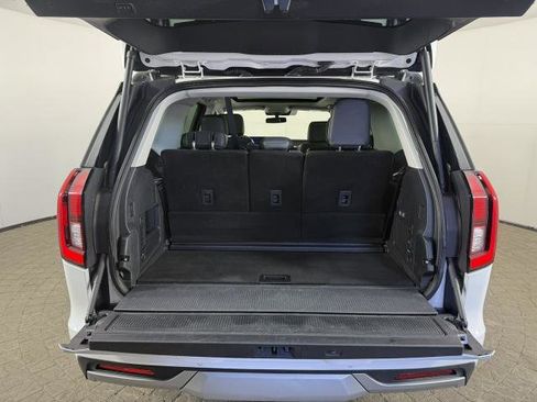 Certified 2025 Ford Expedition Platinum AWD/4WD image 7