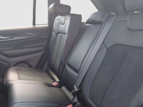 New 2025 Jeep Grand Cherokee Altitude image 25