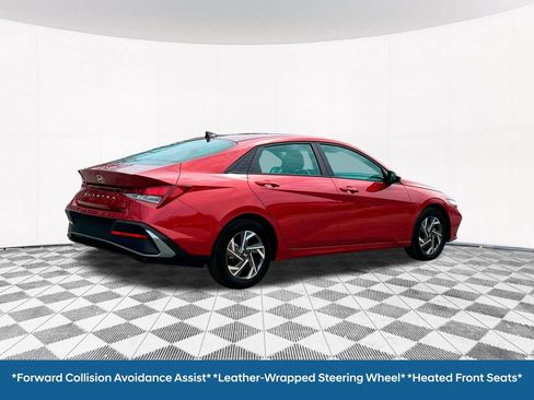 Certified 2024 Hyundai Elantra SEL w/ Convenience Package FWD image 13