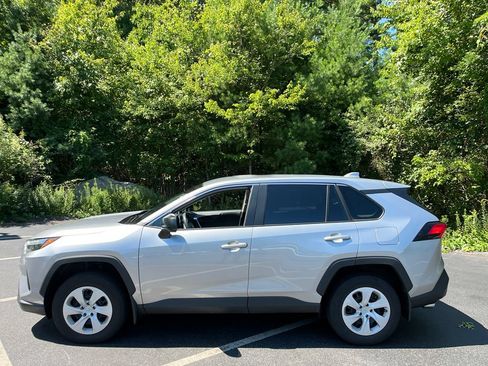 Used 2023 Toyota RAV4 LE AWD/4WD image 2