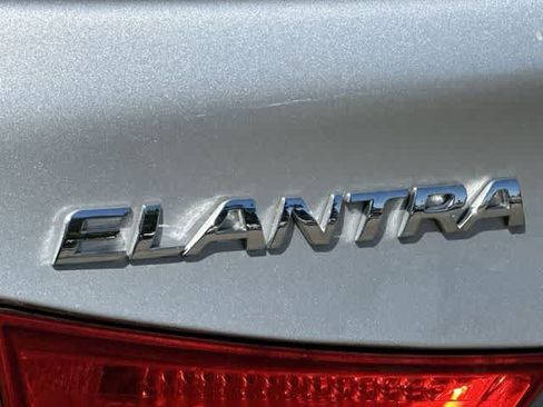 Used 2013 Hyundai Elantra Limited FWD image 16