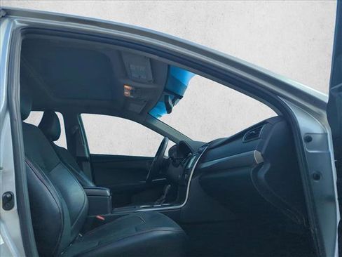 Used 2017 Toyota Camry SE image 14