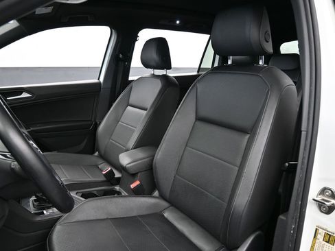 Used 2020 Volkswagen Tiguan SE R-Line image 10