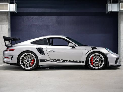 Used 2019 Porsche 911 GT3 RS RWD image 2
