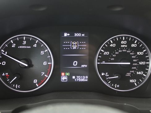Used 2025 Subaru Ascent Limited AWD/4WD image 12