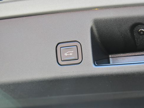 Used 2025 Chevrolet Equinox EV LT w/ Convenience Package FWD image 49