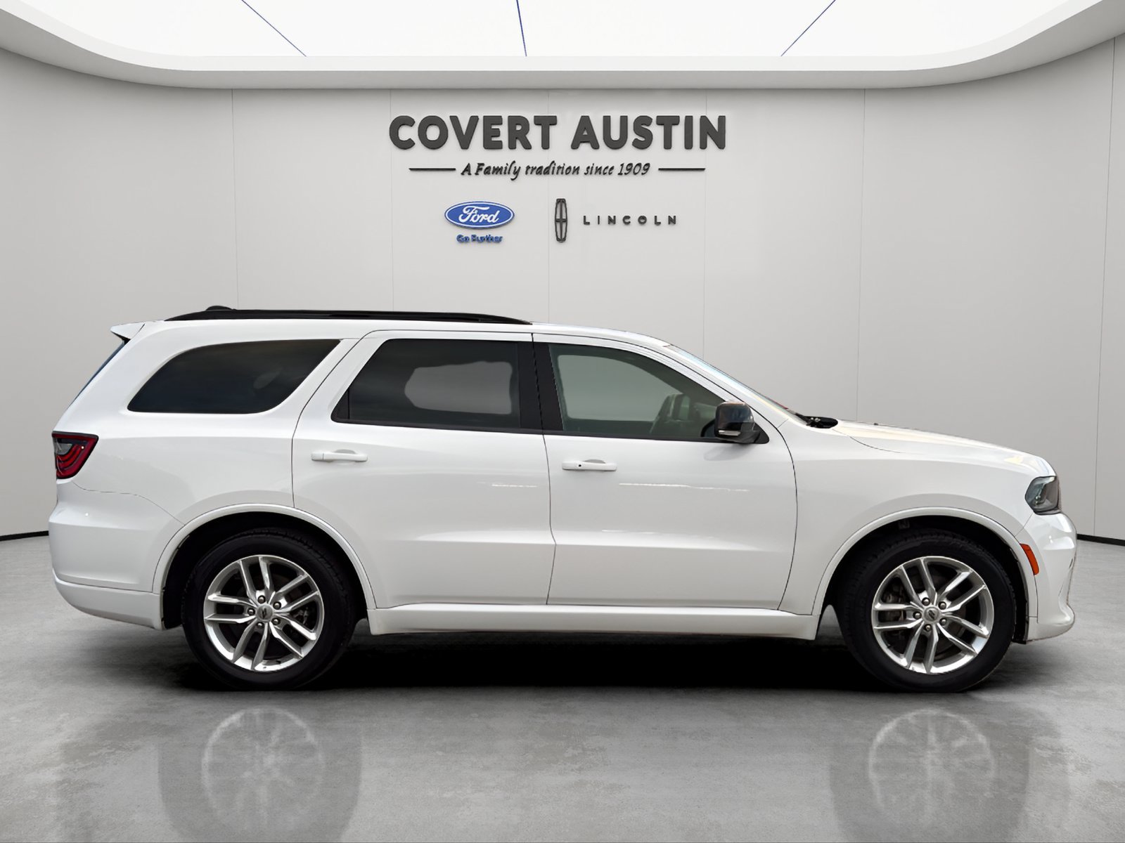 Used 2023 Dodge Durango GT RWD image 6