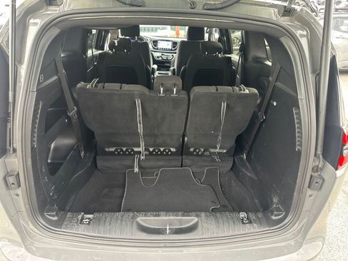 Certified 2023 Chrysler Pacifica Touring FWD image 22