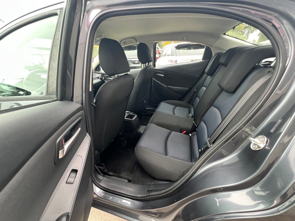 Used 2019 Toyota Yaris LE FWD image 12
