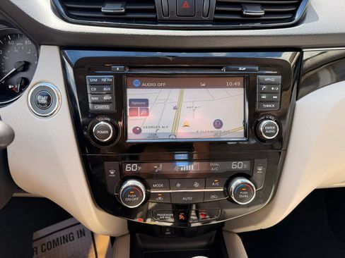 Used 2017 Nissan Rogue Sport SL AWD/4WD image 18