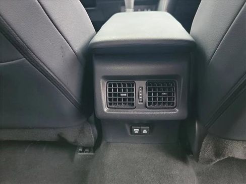 Used 2025 Toyota Camry SE image 17